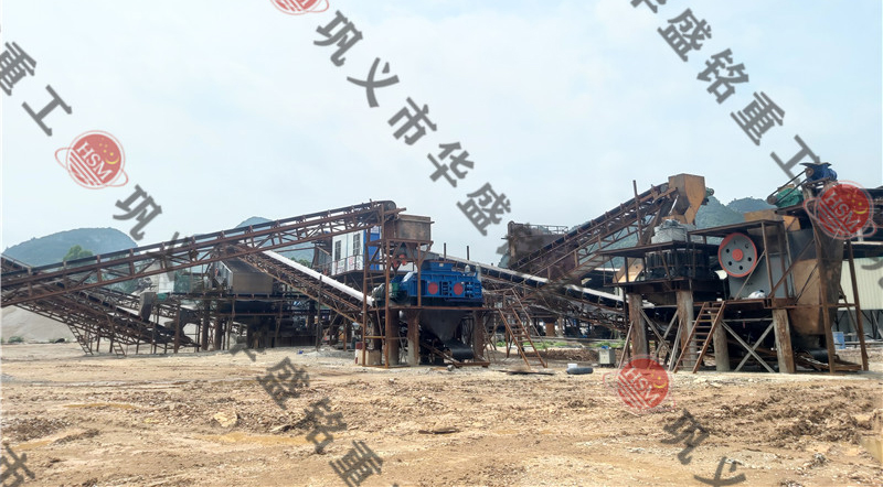 黃石破碎機生產(chǎn)現(xiàn)場